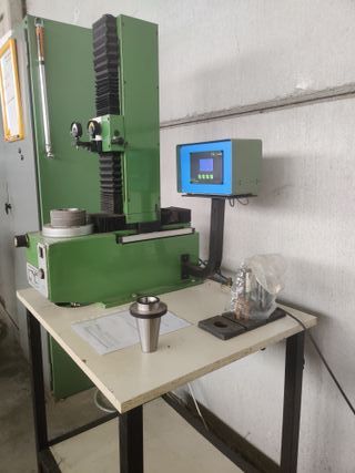 Presettor CNC LD 450/2C con unità di ELCA System
