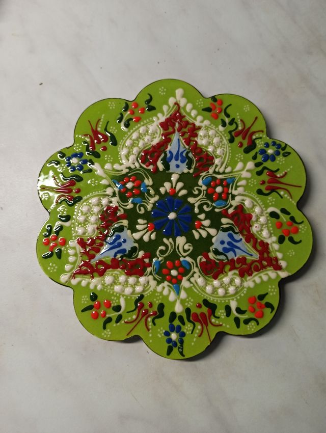 Sotto pentola in ceramica decorata