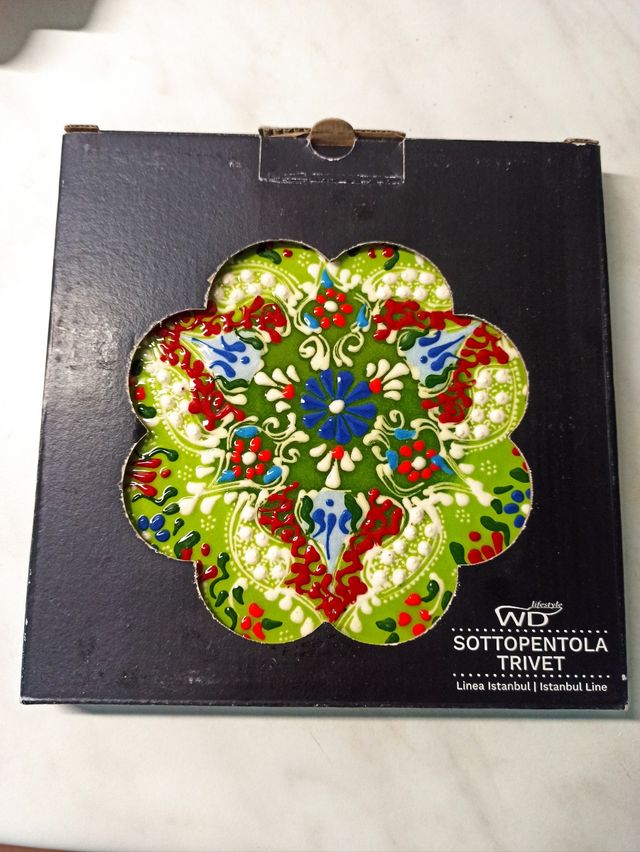 Sotto pentola in ceramica decorata