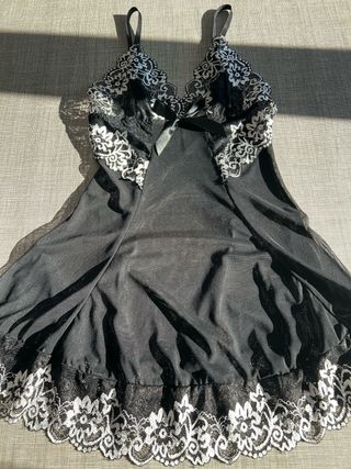 Slip con encaje en contraste con tanga