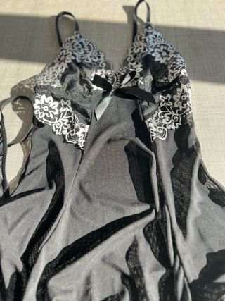 Slip con encaje en contraste con tanga