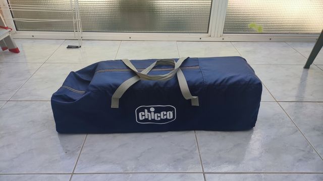 Cuna de viaje y colchón