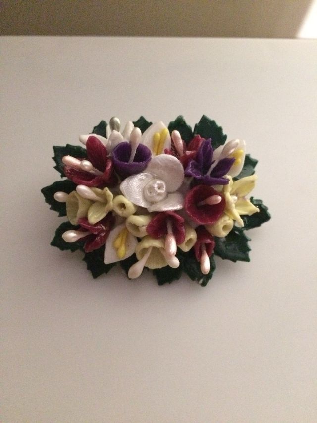 Preciosos broches señora