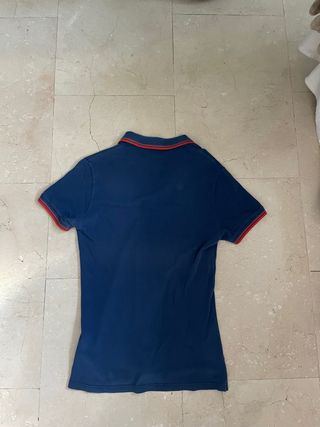 Fred Perry azul y naranja