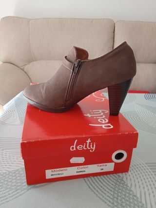 Zapatos tacón marrón NUEVOS