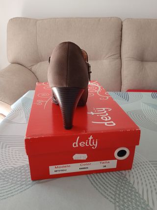 Zapatos tacón marrón NUEVOS