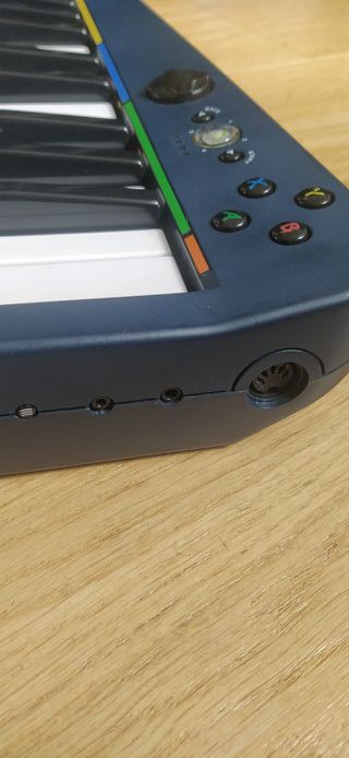 Teclado Midi con bluetooth Keytar RockBand