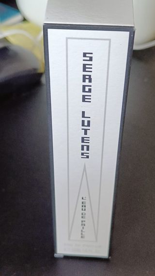 L'Eau de Paille Serge Lutens perfume