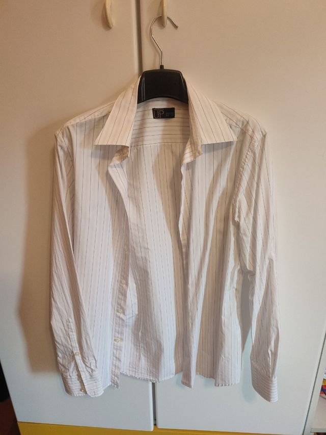 Camicia bianca a righe nere