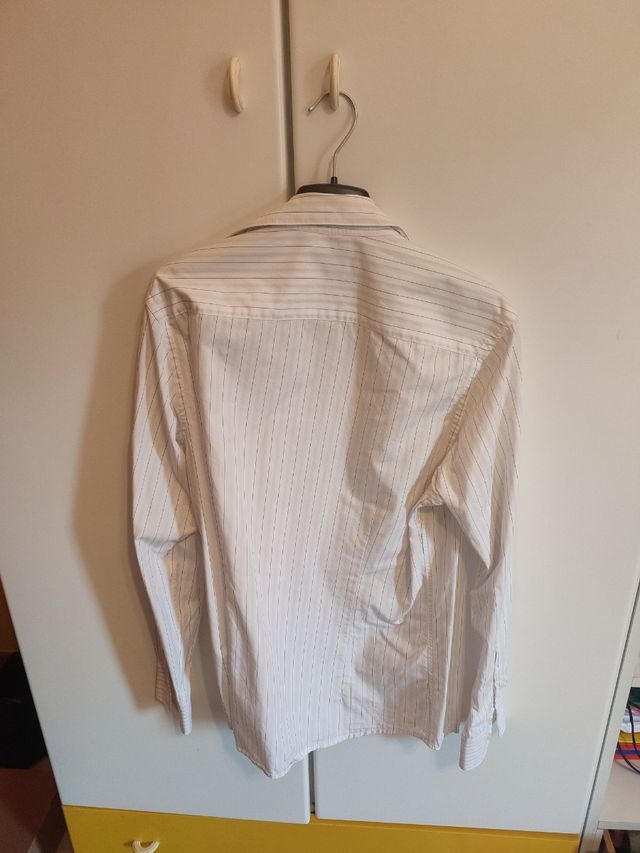 Camicia bianca a righe nere