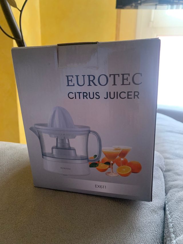 Exprimidor Eurotec. sin estrenar.