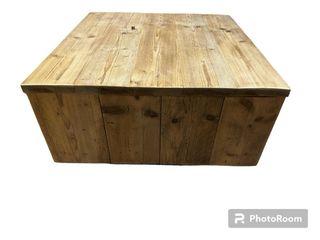 Mesa madera maciza nueva estrenar. 