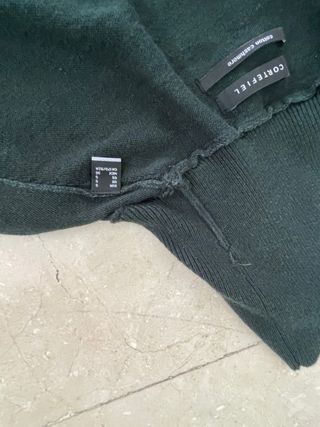 Jersey cuello alto verde marca Cortefiel