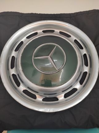 Tapacubo Mercedes 