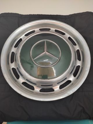 Tapacubo Mercedes 