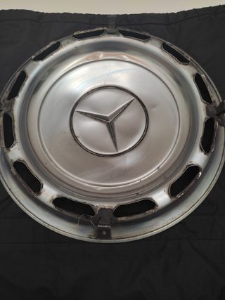 Tapacubo Mercedes 