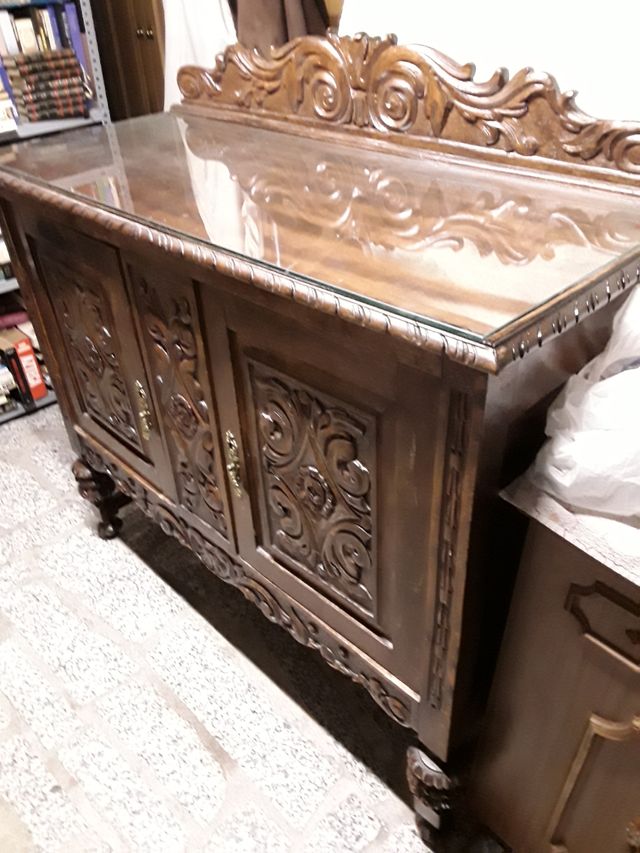 MUEBLE APARADOR DEL AÑO 1900.