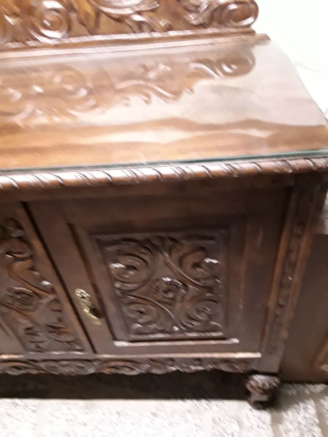 MUEBLE APARADOR DEL AÑO 1900.