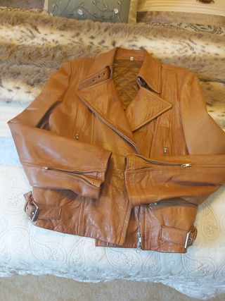 Cazadora de piel..