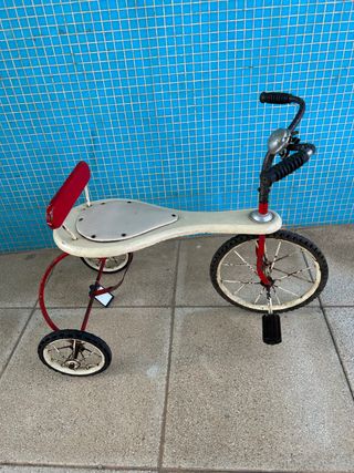 Triciclo antigo