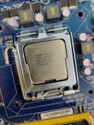 Pack placa 775,micro e6750, 2gb ram+ 2 gráficas