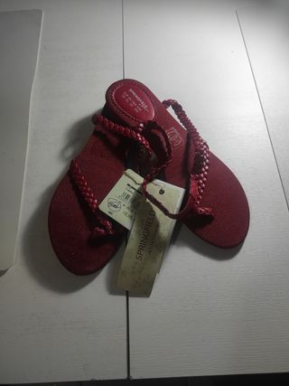 Zapatos rojos tipo sandalia