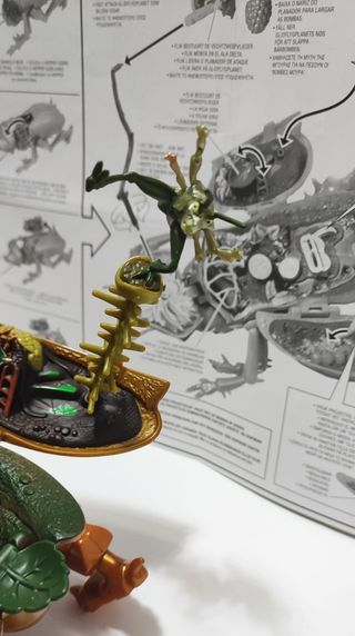 Playset Disney Bichos Hopper Hideout