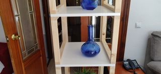 THORHILDUR: Estantería nórdica