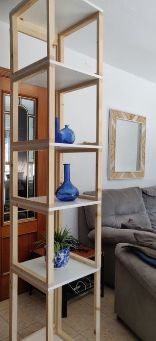 THORHILDUR: Estantería nórdica