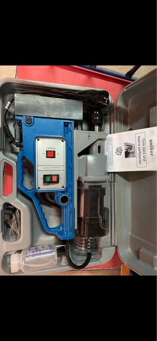 TALADRO CON SOPORTE  MAGNETICO SIN ESTRENAR