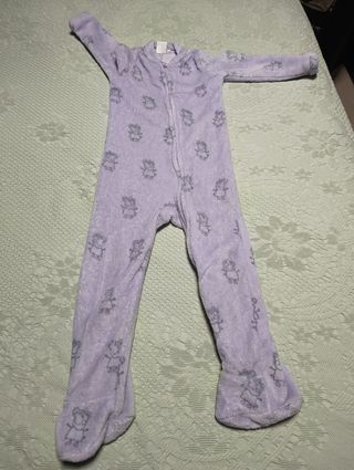 Pijamas y sacos de dormir  talla 9 meses a 36