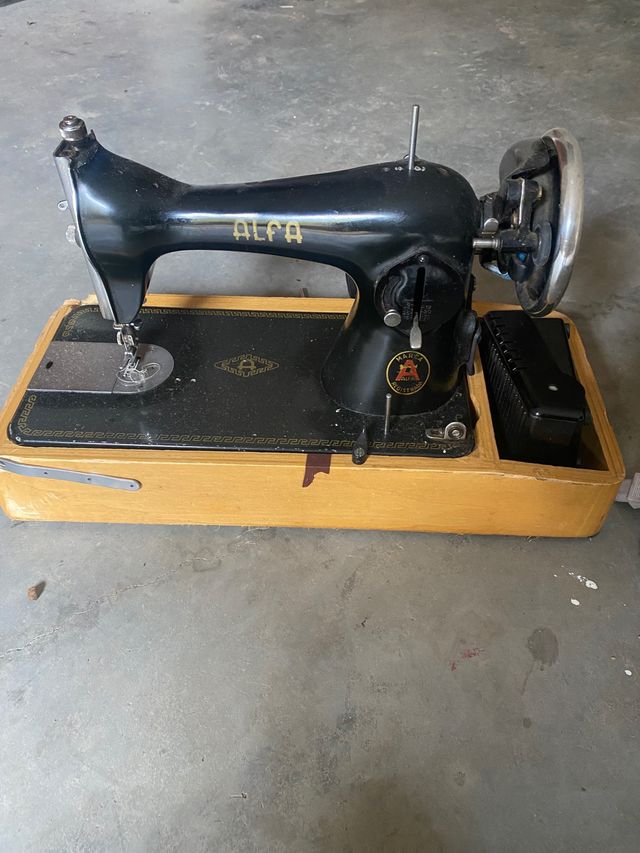 maquina de coser Alfa 