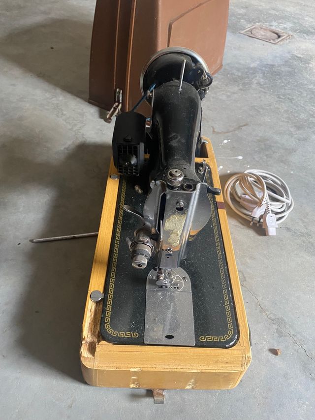 maquina de coser Alfa 