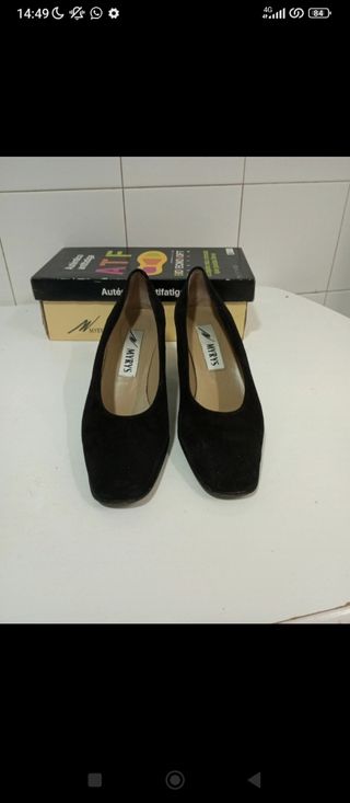 Zapatos de tacón negros