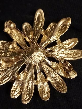 Broche y colgante para collar abeja margarita joya