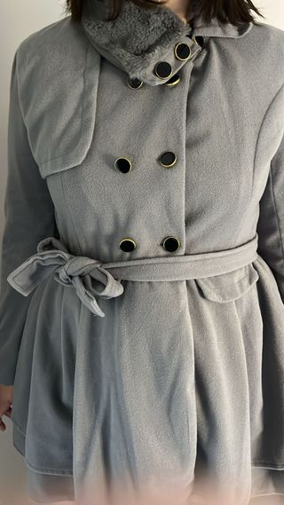 Cappotto donna grigio con eco-pelliccia – taglia S