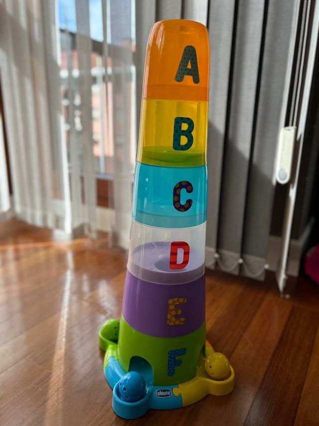 JUGUETE súper Torre Apilable marca CHICCO