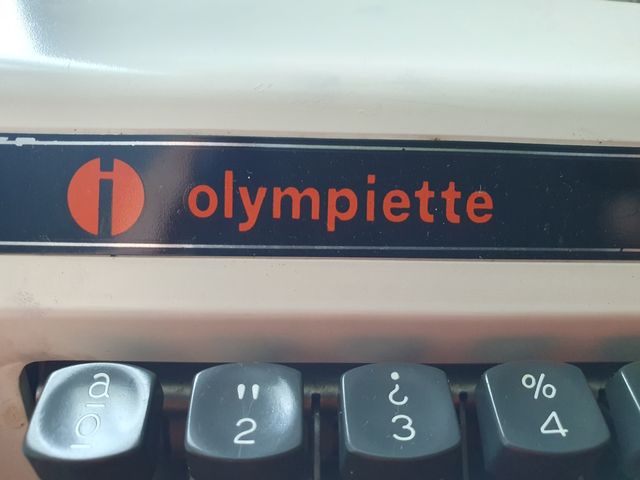 Máquina De escribir Olympiette Special