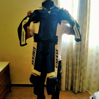 ropa completa moto Dainese