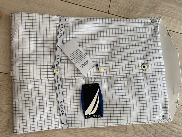 Camisa Naútica, talla M, sin estrenar.