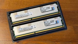 RAM  16GB 4Rx4 PC3 8500R 2 unidades