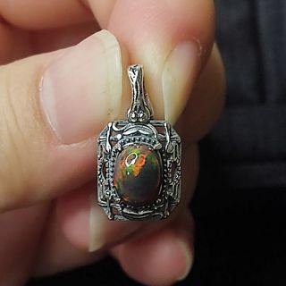 Colgante de plata ópalo