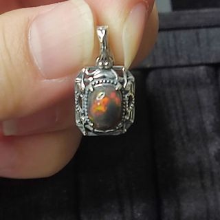 Colgante de plata ópalo