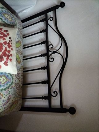 Cabecero negro de forja