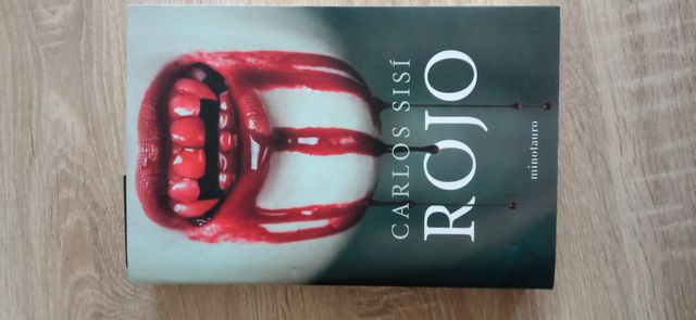 Rojo Carlos Sisi