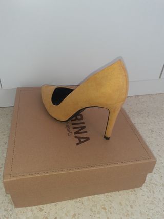 Zapatos de tacón.