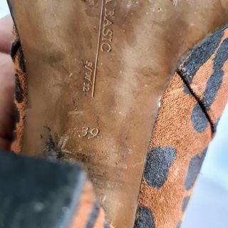 ZARA BOTINES DE TACON EN CUERO DISEÑO LEOPARDO T39