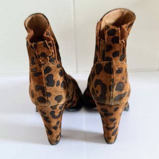ZARA BOTINES DE TACON EN CUERO DISEÑO LEOPARDO T39