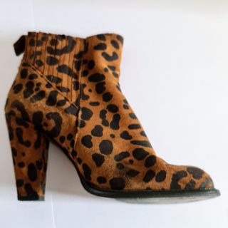 ZARA BOTINES DE TACON EN CUERO DISEÑO LEOPARDO T39