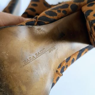 ZARA BOTINES DE TACON EN CUERO DISEÑO LEOPARDO T39